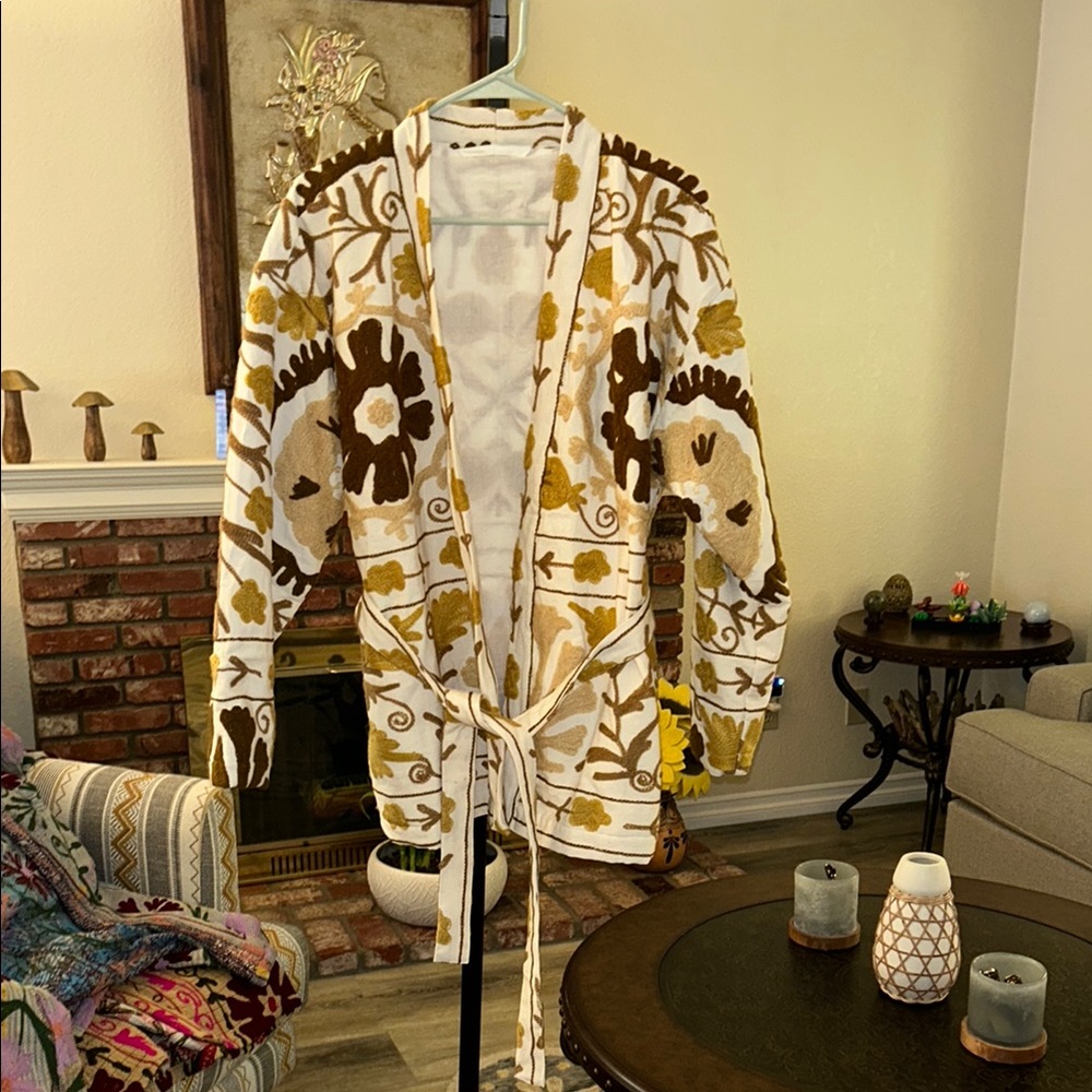 Kantha Suzani embroidered jacket with pocket and belt
One size